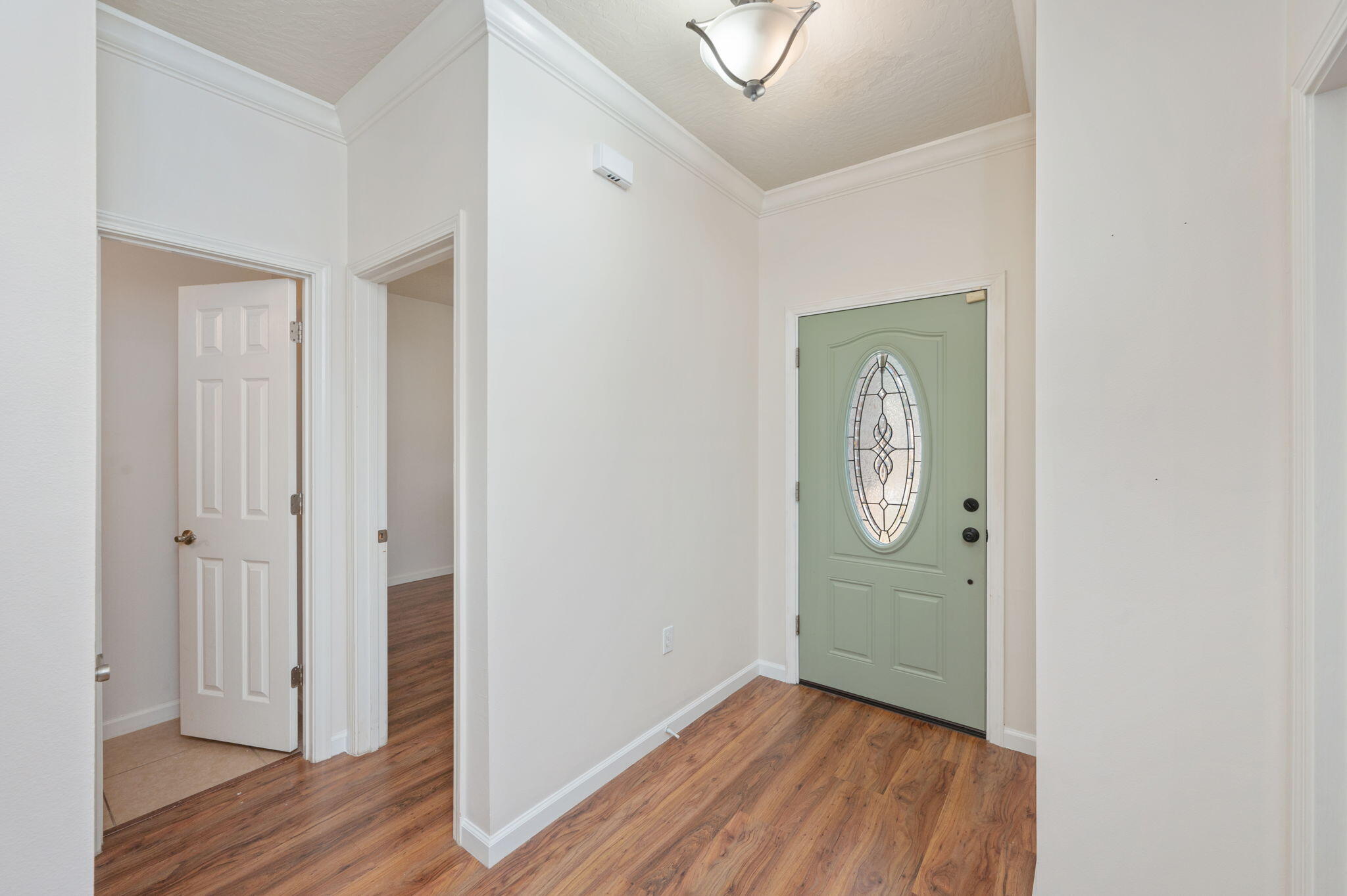 4627 Hermosa Road Crestview, FL 32539 - Photo 6 of 39 ENTRYWAY/FOYER