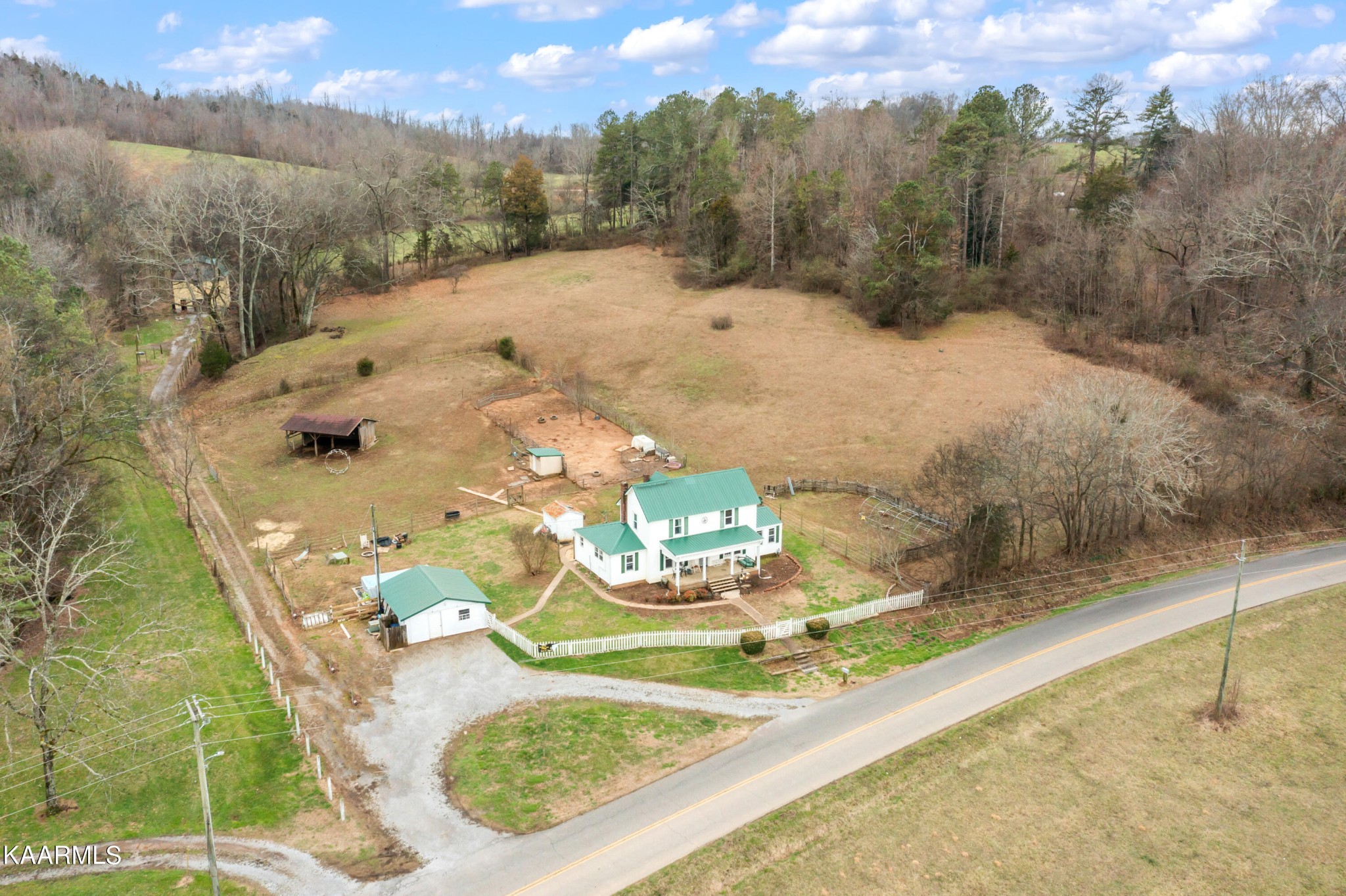 7520 Fork Creek Road Philadelphia, TN 37846 - Photo 12 of 57 Gallery Image 12