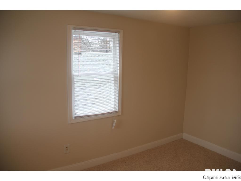 1534 E Keys Springfield, IL 62702 - Photo 12 of 23