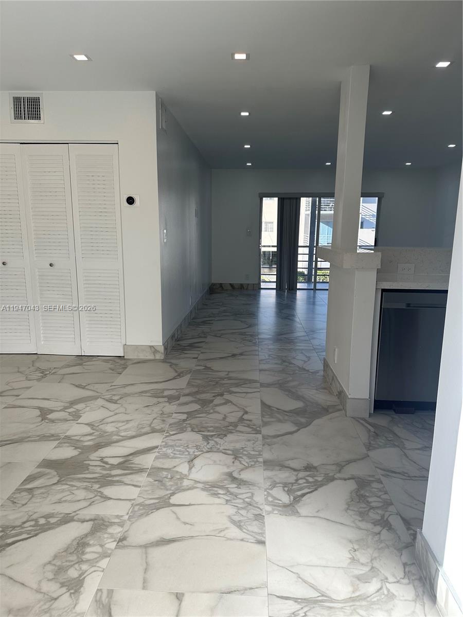 4100 North 58th Avenue, Unit 211 Hollywood, FL 33021 - Photo 14 of 47