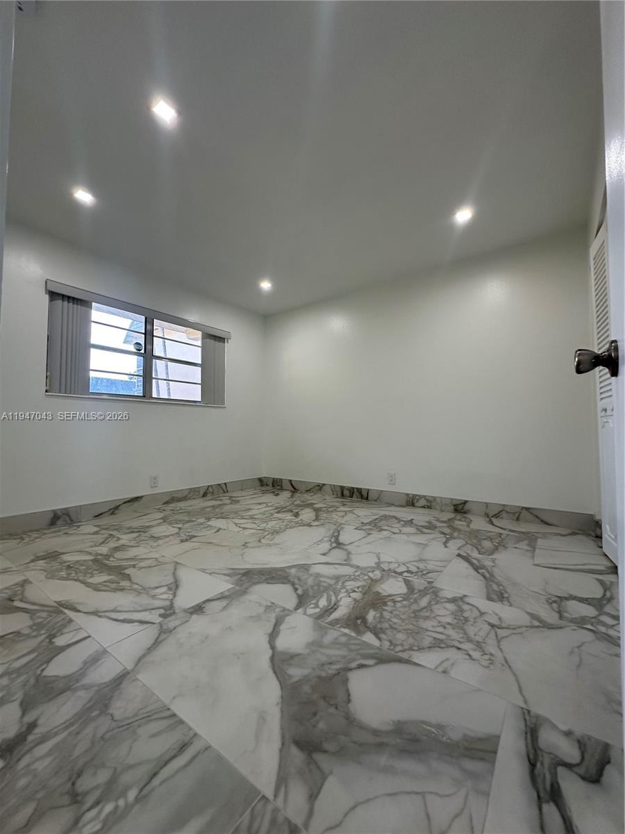 4100 North 58th Avenue, Unit 211 Hollywood, FL 33021 - Photo 22 of 47 a view of a room
