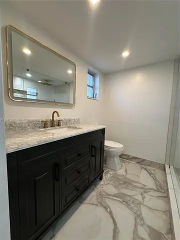 $2,400 | 4100 North 58th Avenue, Unit 211, Hollywood, FL 33021