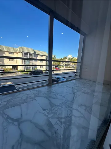 $2,400 | 4100 North 58th Avenue, Unit 211, Hollywood, FL 33021