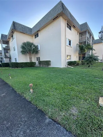 $2,400 | 4100 North 58th Avenue, Unit 211, Hollywood, FL 33021