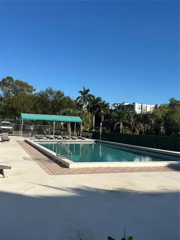 $2,400 | 4100 North 58th Avenue, Unit 211, Hollywood, FL 33021