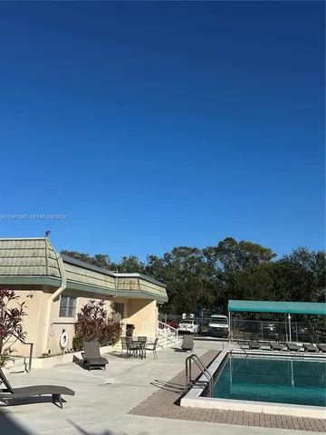 $2,400 | 4100 North 58th Avenue, Unit 211, Hollywood, FL 33021