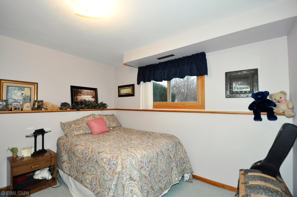 904 25th Street Southeast Rochester, MN 55904 - Photo 16 of 24 Gallery Image 16