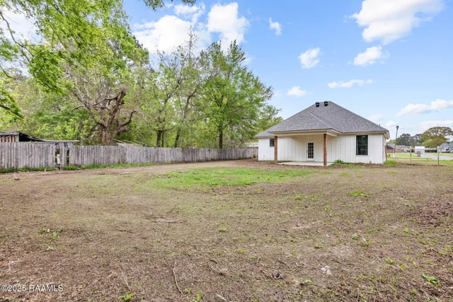 $273,000 | 153 Squirrel Lane, Sunset, LA 70584