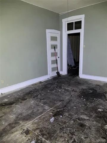 $18,000 | 2205 Grand Avenue, Granite City, IL 62040