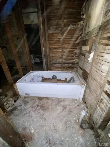 $18,000 | 2205 Grand Avenue, Granite City, IL 62040