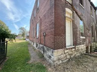 $18,000 | 2205 Grand Avenue, Granite City, IL 62040