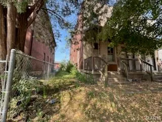 $18,000 | 2205 Grand Avenue, Granite City, IL 62040