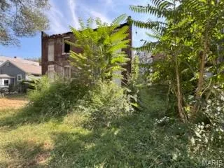 $18,000 | 2205 Grand Avenue, Granite City, IL 62040