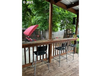 429 Toliver Road Molalla, OR 97038 - Photo 14 of 21 a view of a outdoor seating area