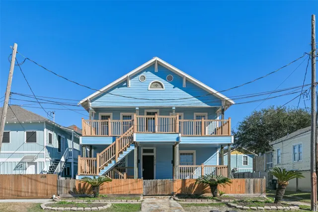$1,750 | 1712 19th Street, Unit 2, Galveston, TX 77550