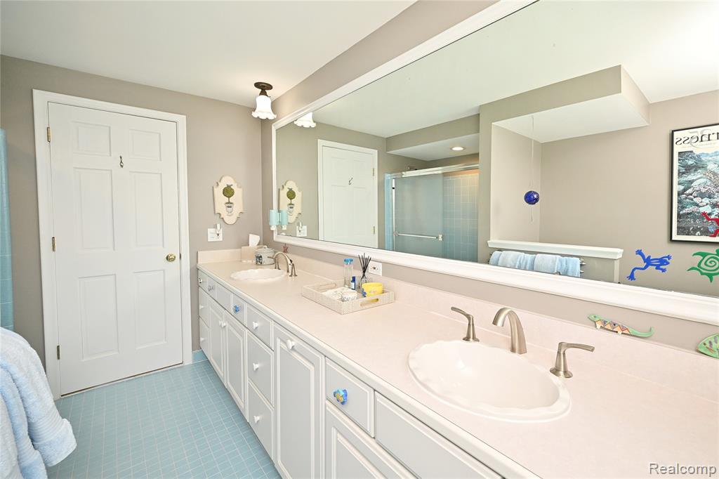 4655 Walnut Lake Road Bloomfield Hills, MI 48301 - Photo 25 of 41 Gallery Image 25