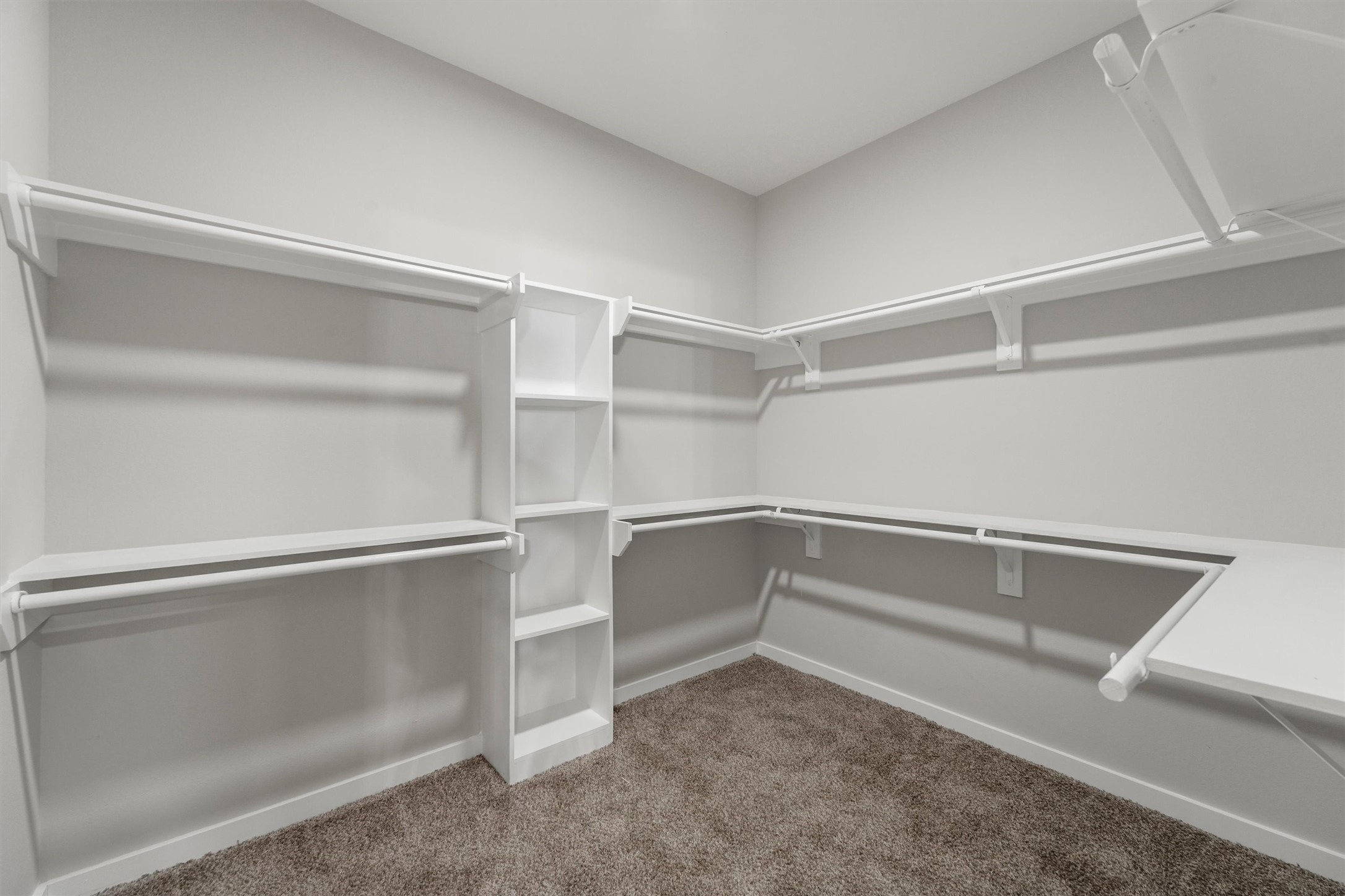 1208 Richard Avenue Pasadena, TX 77506 - Photo 22 of 27 a view of an empty walk in closet