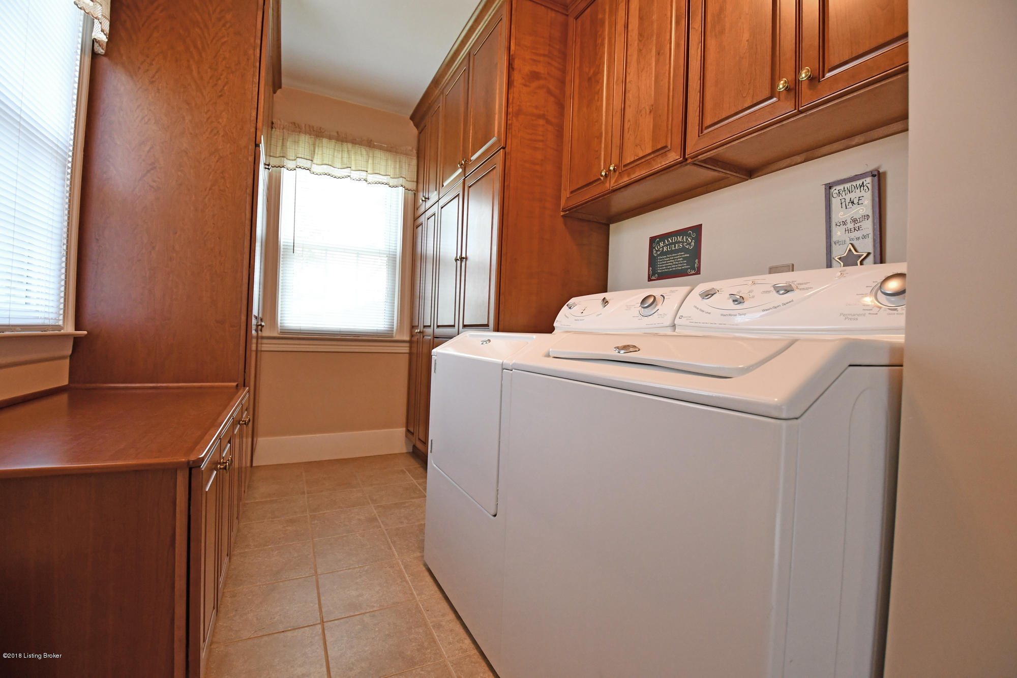 8110 Routt Road Louisville, KY 40299 - Photo 8 of 30 Laundry-Room