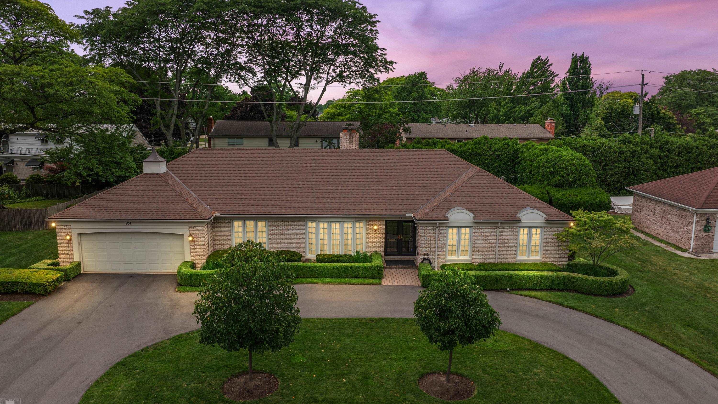 951 Ballantyne Road Grosse Pointe, MI 48236 - Photo 1 of 10