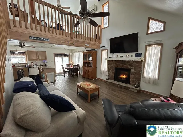 $299,900 | 352 Parker Trail, Albrightsville, PA 18210