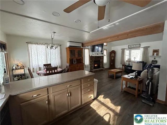 $299,900 | 352 Parker Trail, Albrightsville, PA 18210