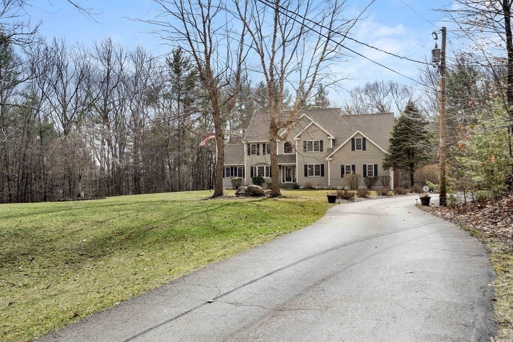 269 Pepperell Road Groton, MA 01450 - Photo 5 of 37