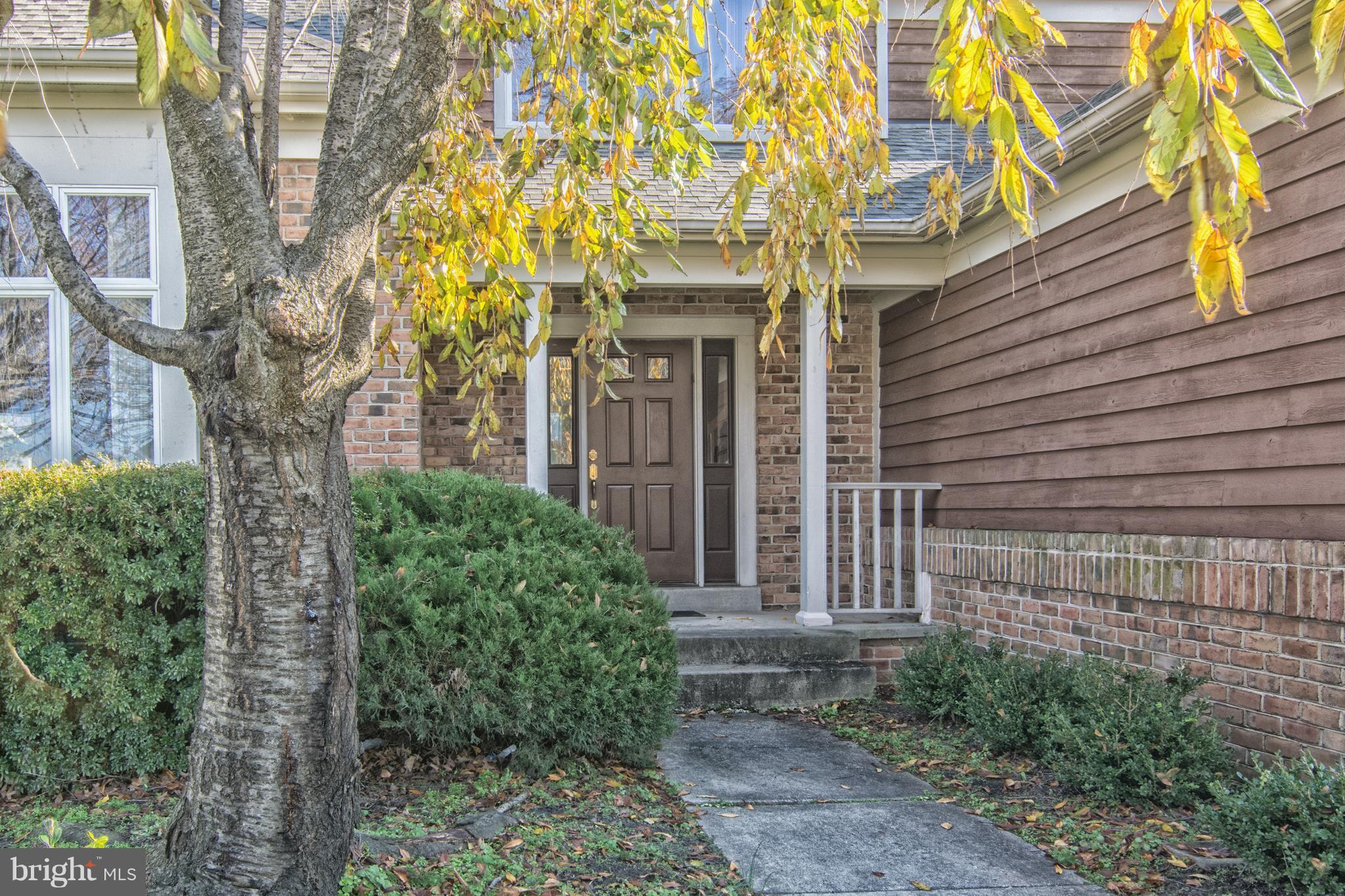 6911 Diana Road Baltimore, MD 21209 - Photo 2 of 30 Front entrance