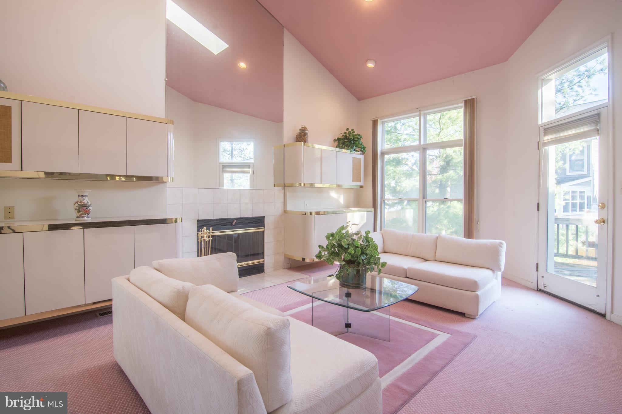 6911 Diana Road Baltimore, MD 21209 - Photo 12 of 30 Family Room off Kitcheb