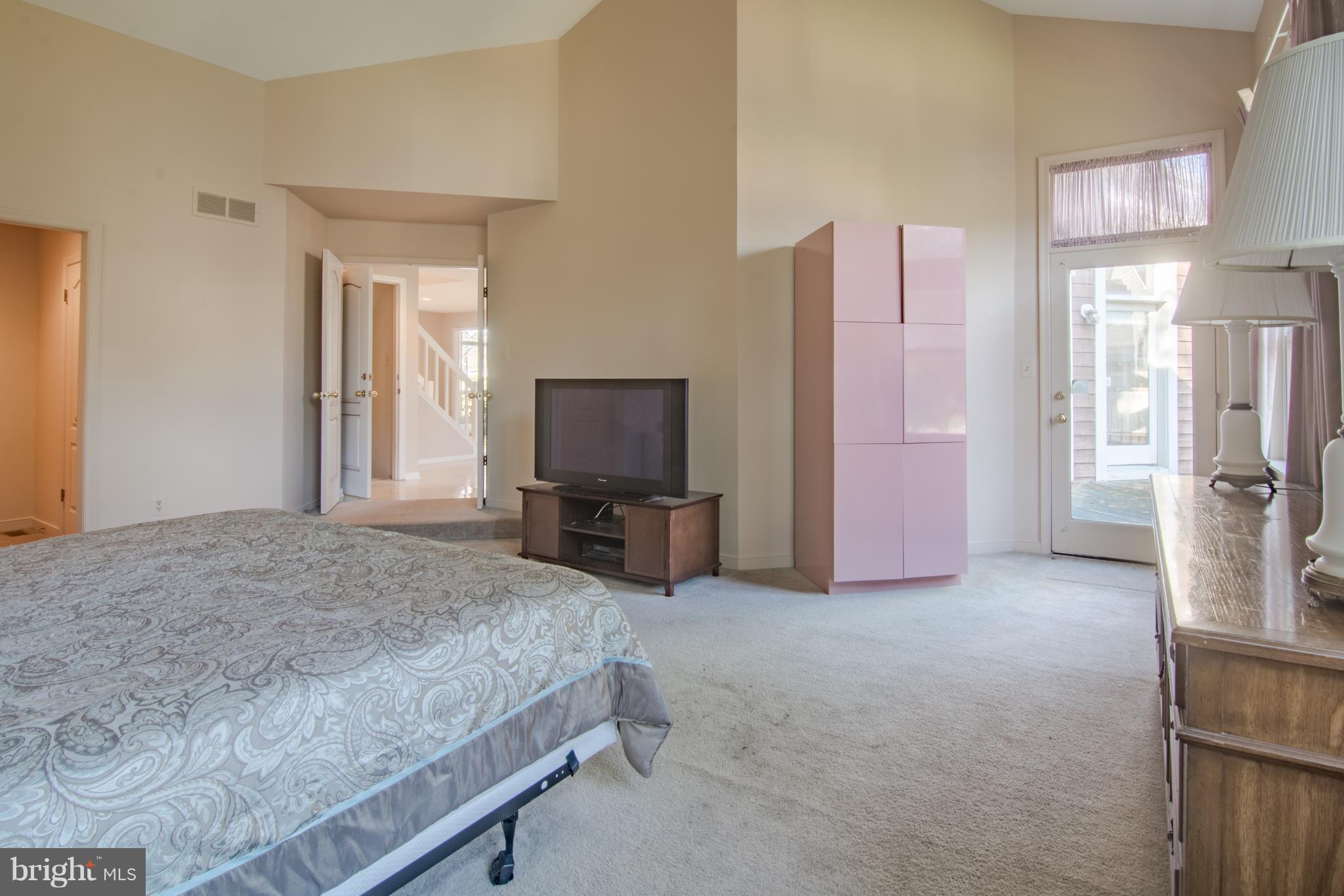 6911 Diana Road Baltimore, MD 21209 - Photo 16 of 30 Spacious 1st floor Master Bedroom