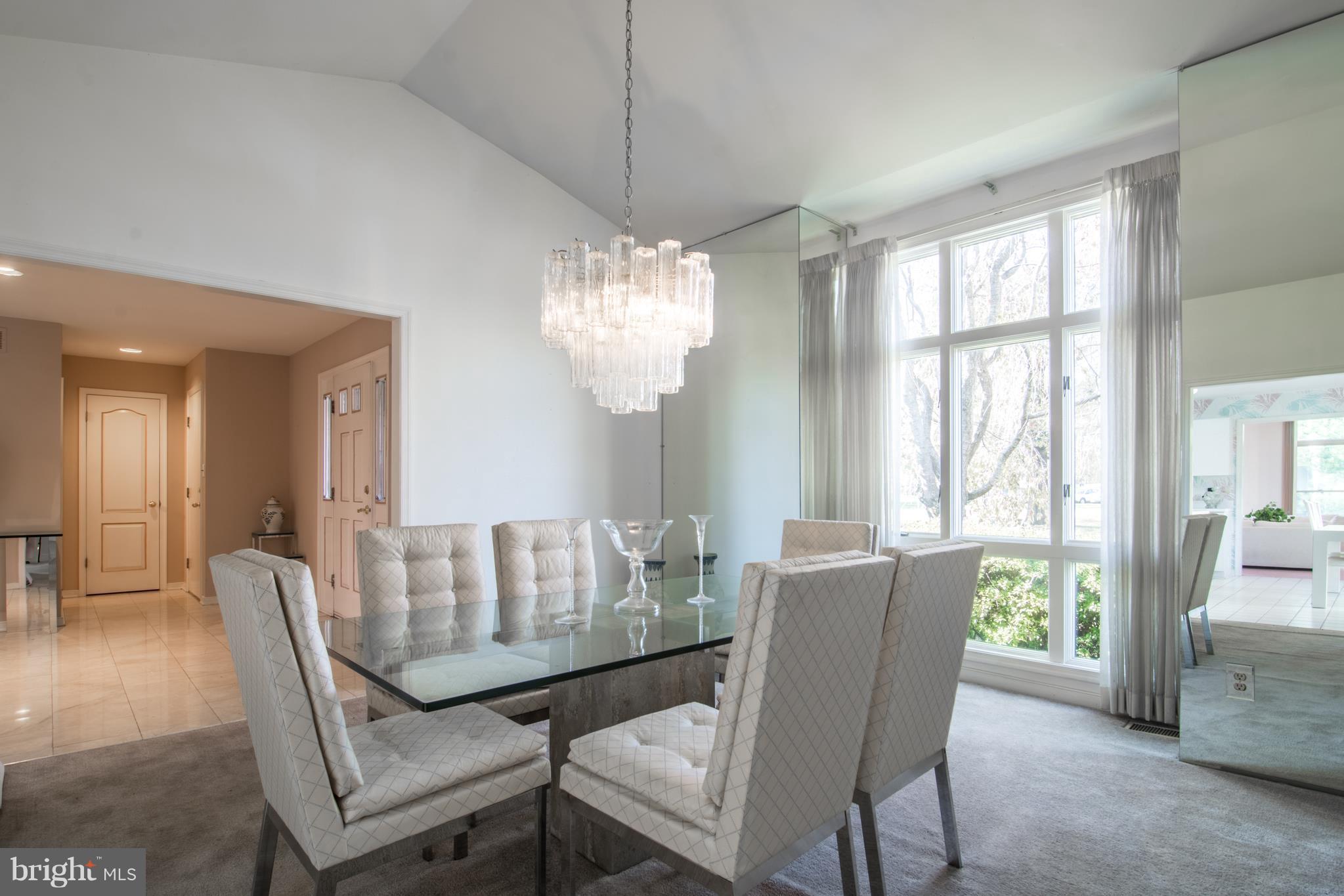 6911 Diana Road Baltimore, MD 21209 - Photo 8 of 30 Dining Room