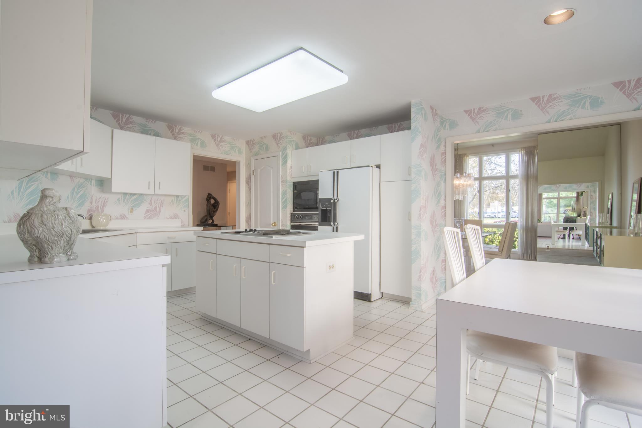 6911 Diana Road Baltimore, MD 21209 - Photo 9 of 30 Kitchen