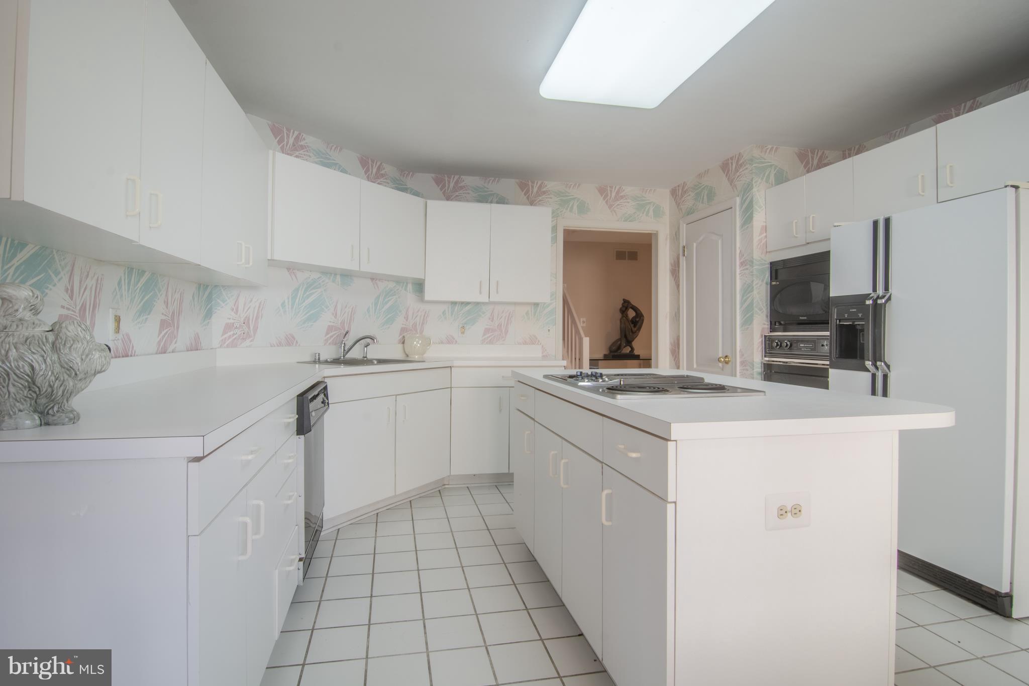 6911 Diana Road Baltimore, MD 21209 - Photo 10 of 30 Kitchen