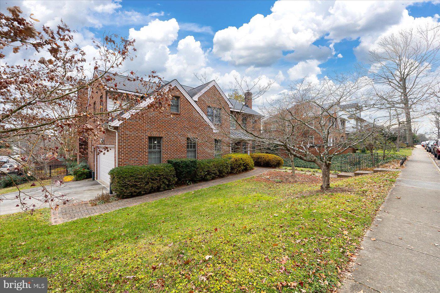 1315 Sunken Road Fredericksburg, VA 22401 - Photo 5 of 83 Located on a corner lot - right below the college!