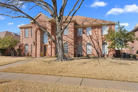 $699,999 | 633 Mossycup Oak Drive, Plano, TX 75025