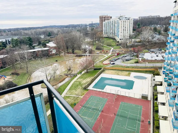 $1,950 | 10401 Grosvenor Place, Unit 1414, Rockville, MD 20852