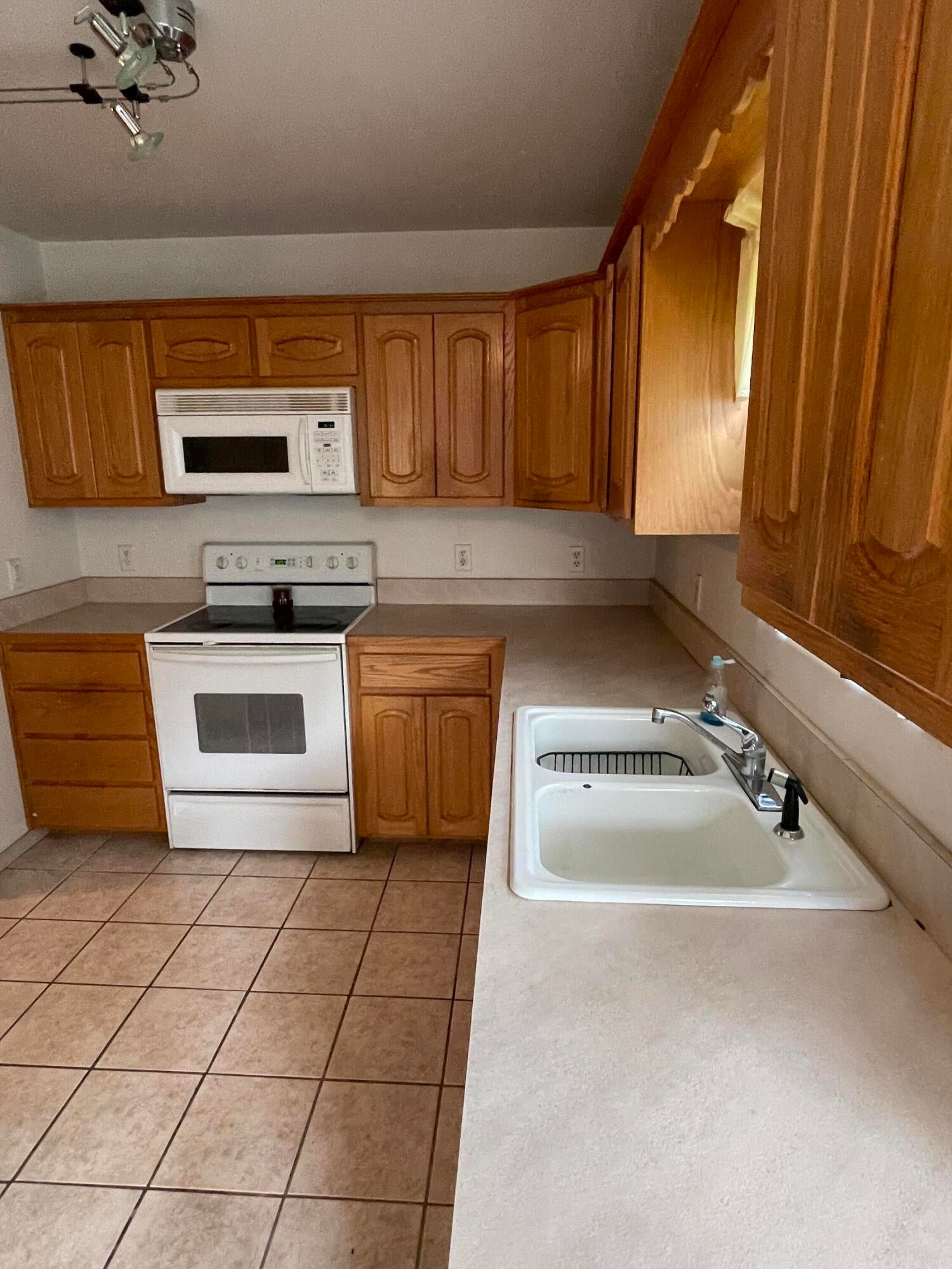 1639 Robin Road Jay, OK 74346 - Photo 12 of 31 Gallery Image 12