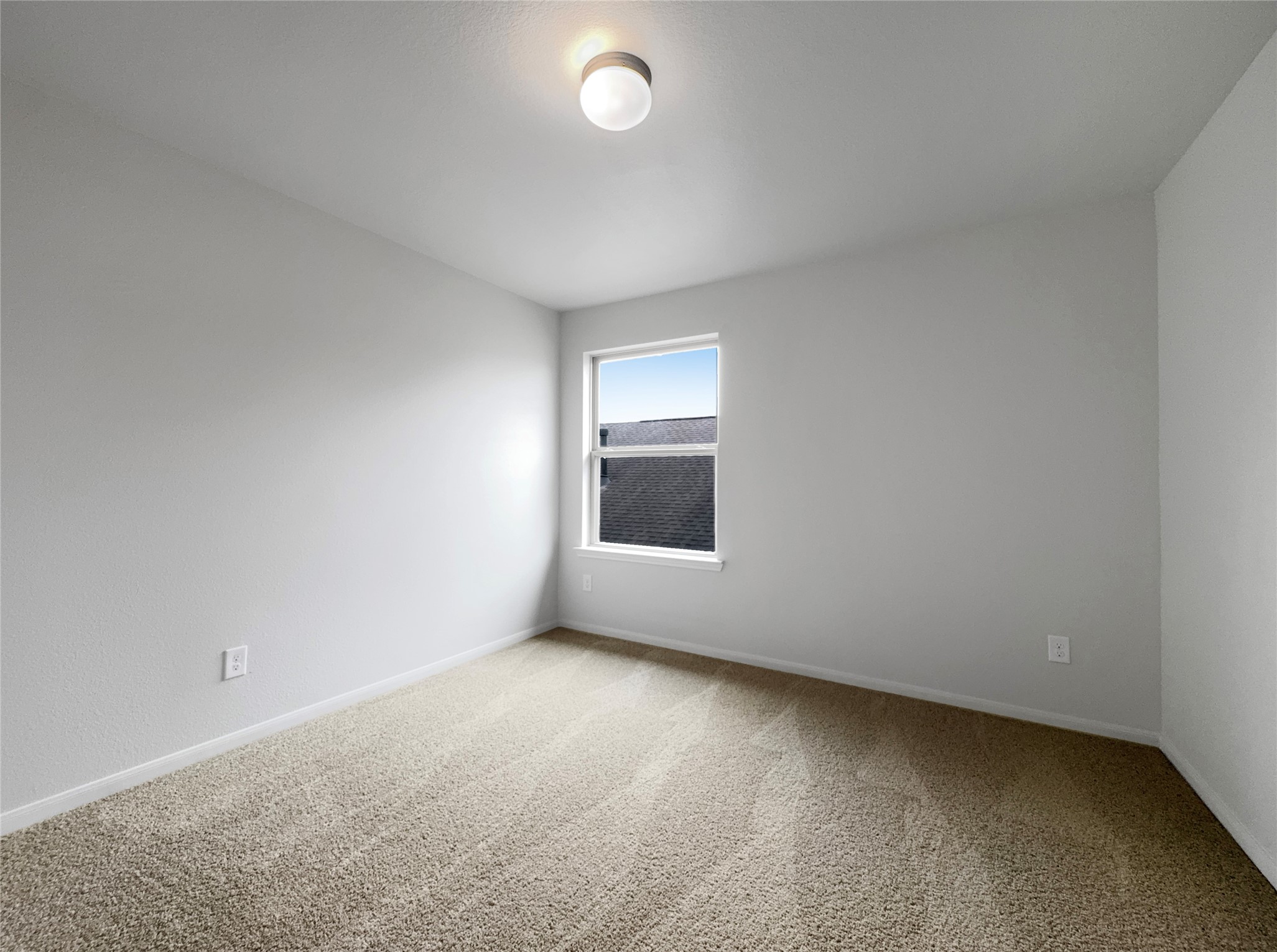 632 Kickapoo Court Webster, TX 77598 - Photo 21 of 23 an empty room with a window
