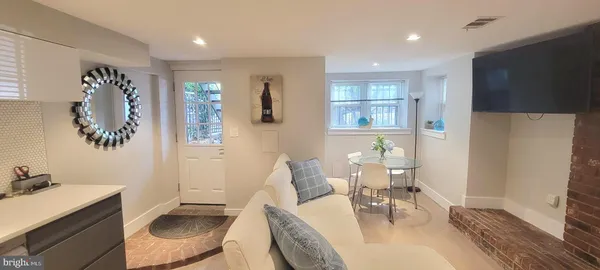 $2,695 | 41 Q Street Northwest, Unit B, Washington, DC 20001