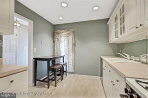 261 Bolton Road East Windsor, NJ 08520 - Photo 5 of 25 kitchen