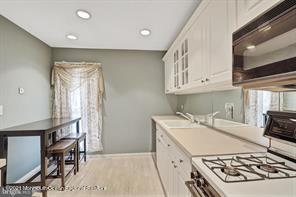 261 Bolton Road East Windsor, NJ 08520 - Photo 7 of 25 kitchen 5
