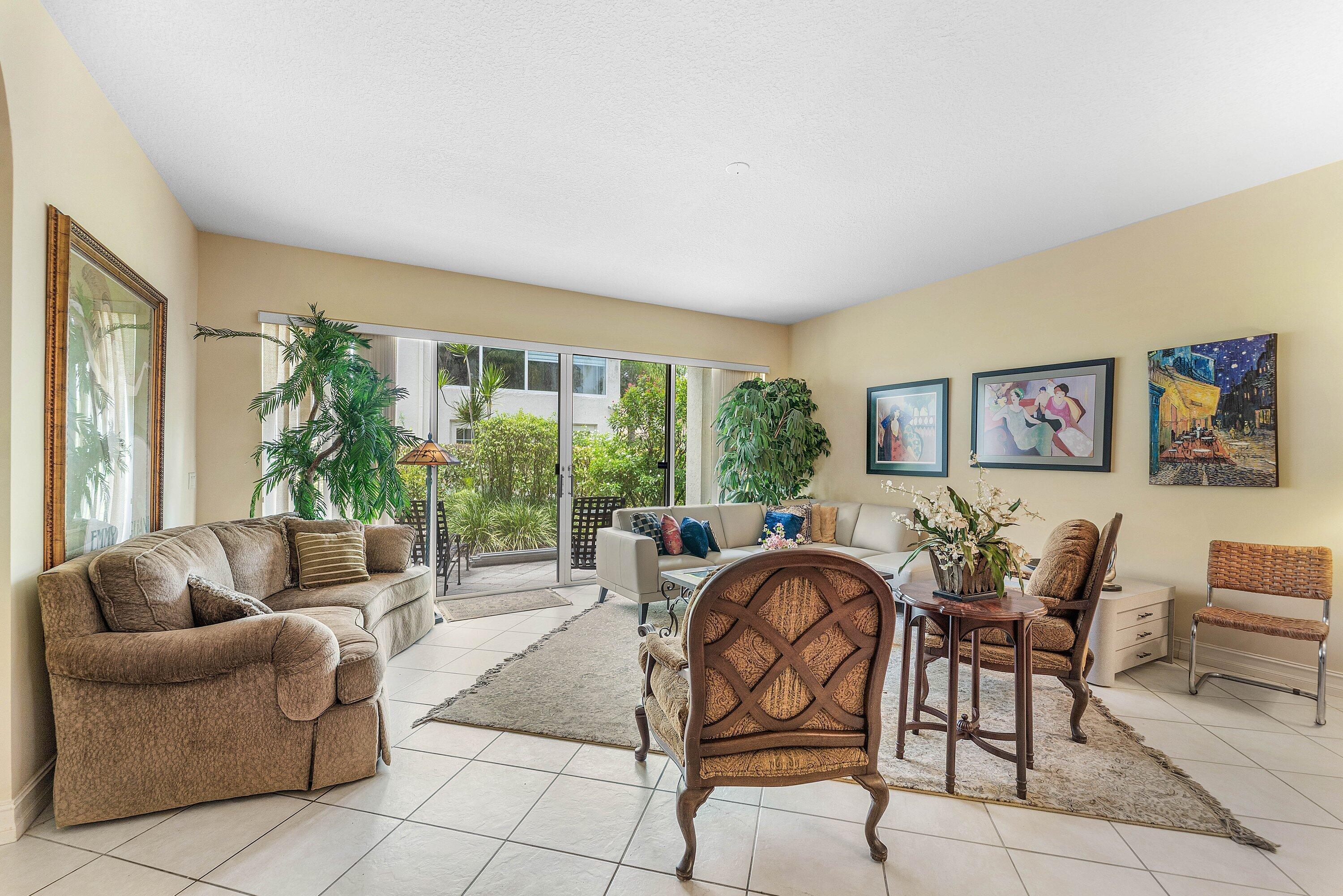 6166 Island Walk, Unit B Boca Raton, FL 33496 - Photo 10 of 45 Living Room