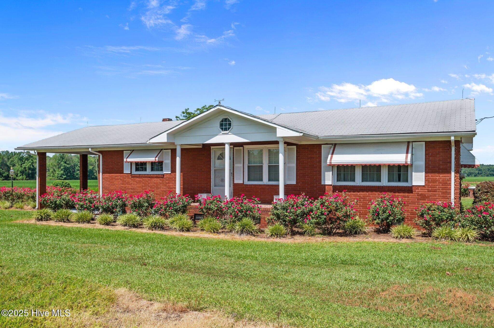 439 Vine Swamp Road Kinston, NC 28504 - Photo 3 of 46 2-web-or-mls-LHV_7695