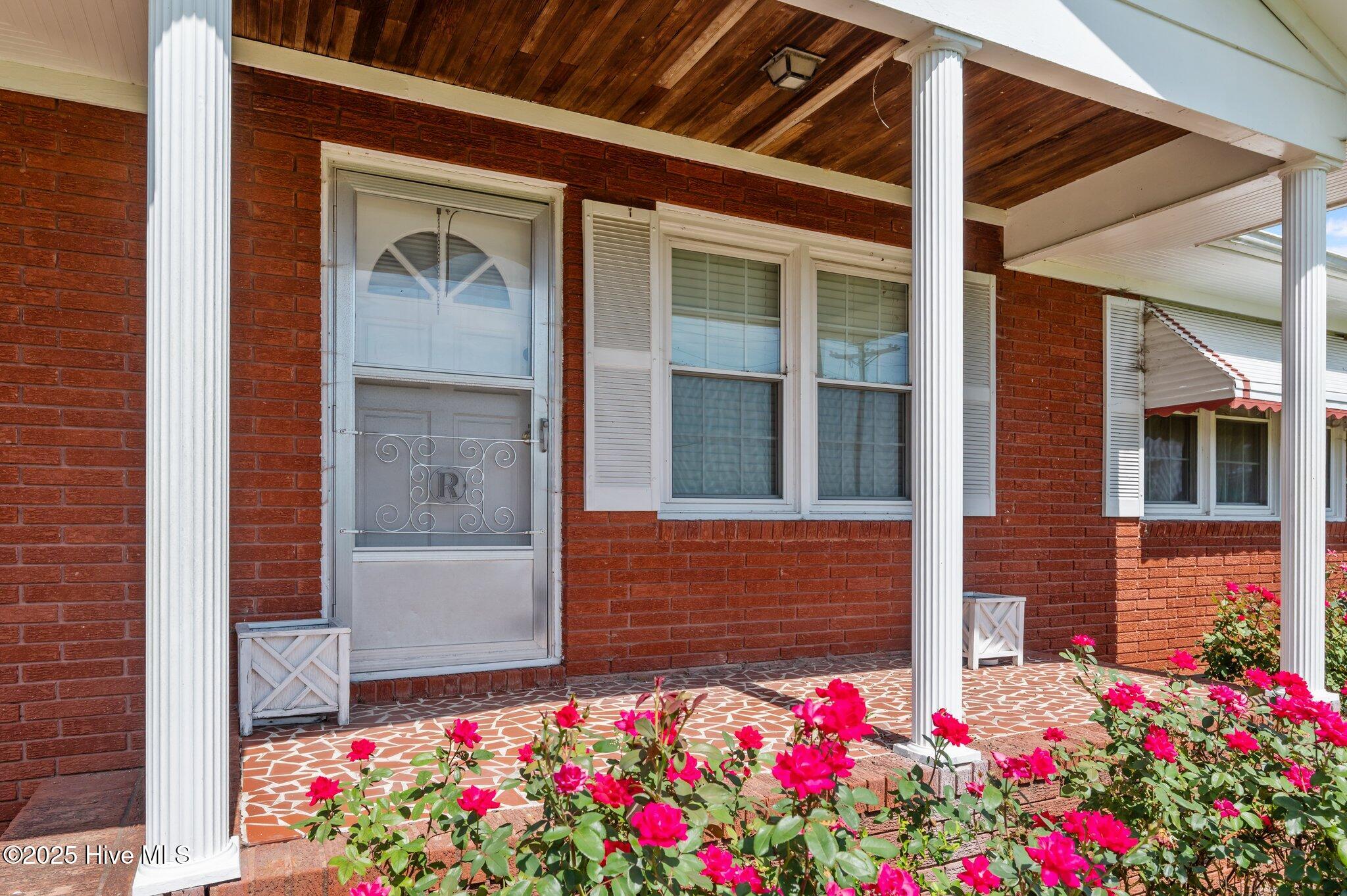 439 Vine Swamp Road Kinston, NC 28504 - Photo 5 of 46 37-web-or-mls-LHV_7697