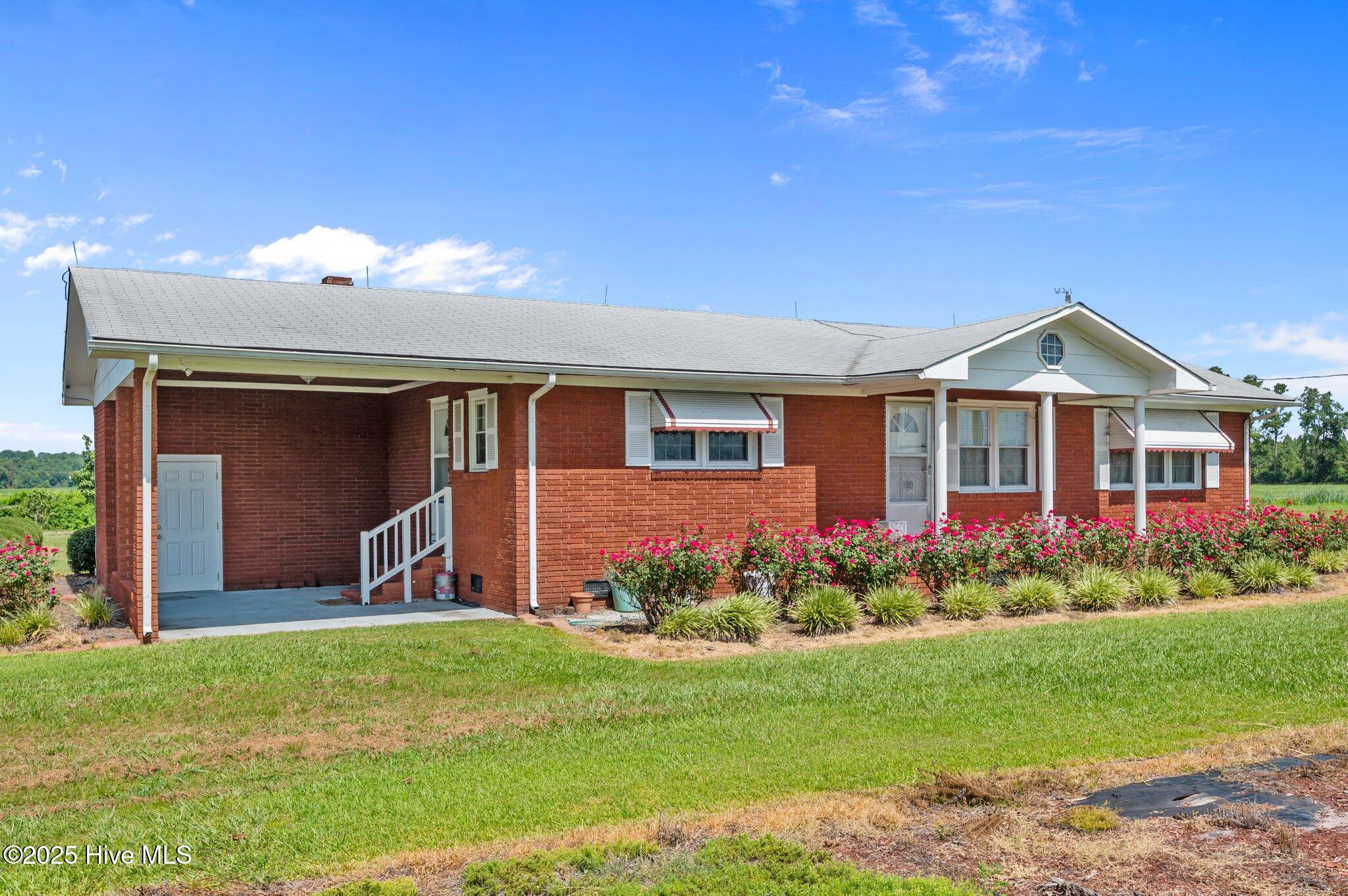 439 Vine Swamp Road Kinston, NC 28504 - Photo 6 of 46 36-web-or-mls-LHV_7696