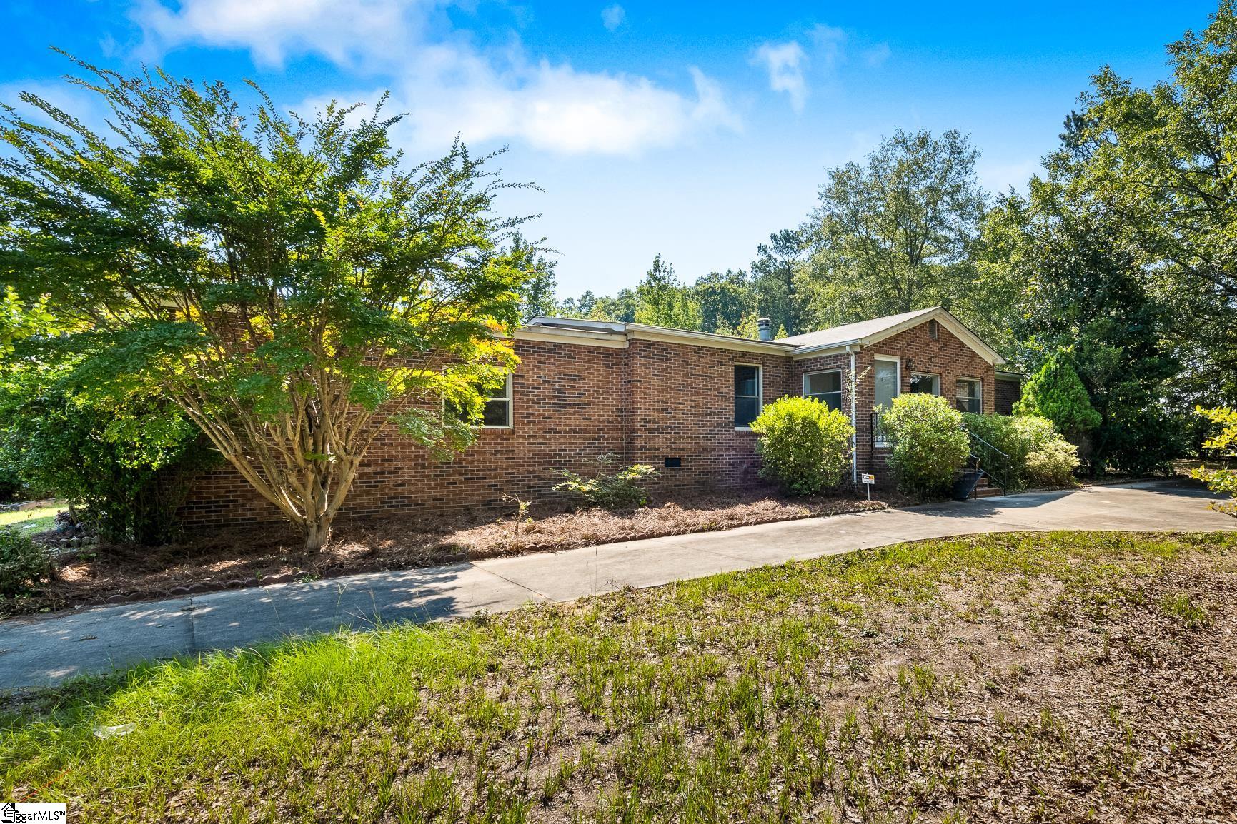 573 Fort Lindley Road Laurens, SC 29360 - Photo 1 of 27