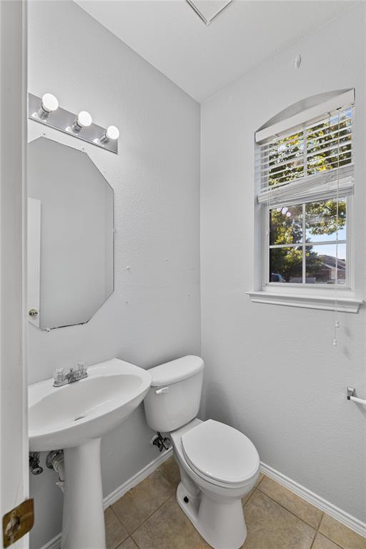 809 Slaughter Lane Euless, TX 76040 - Photo 12 of 29