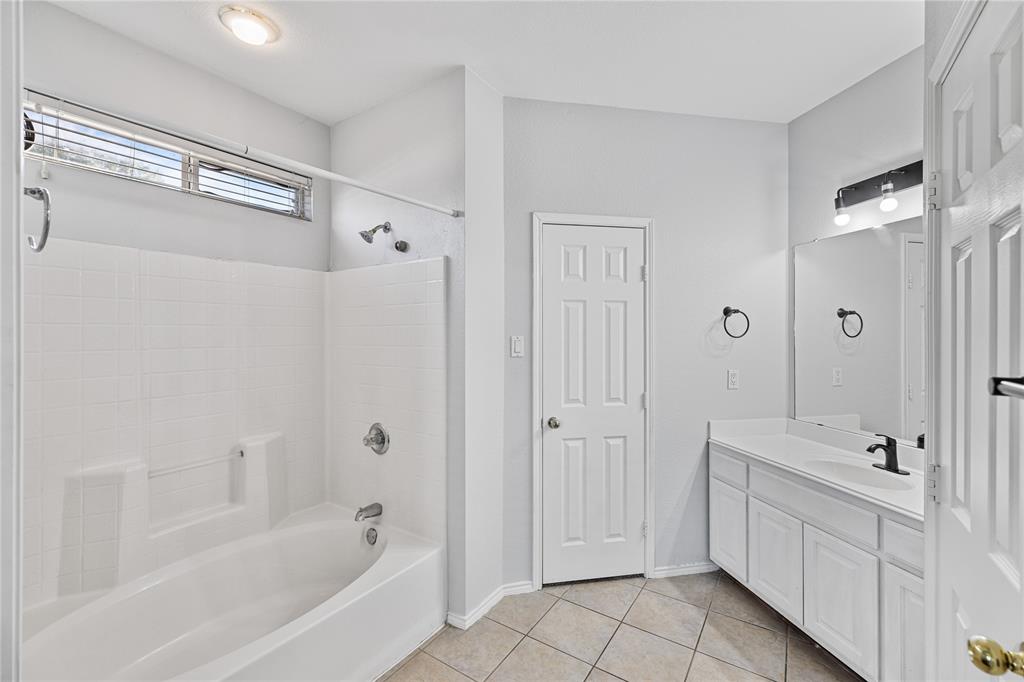 809 Slaughter Lane Euless, TX 76040 - Photo 15 of 29