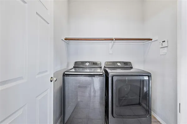 $2,500 | 809 Slaughter Lane, Euless, TX 76040