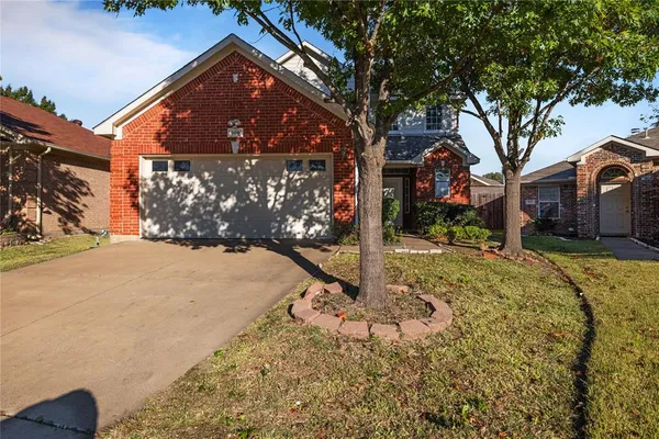 $2,500 | 809 Slaughter Lane, Euless, TX 76040
