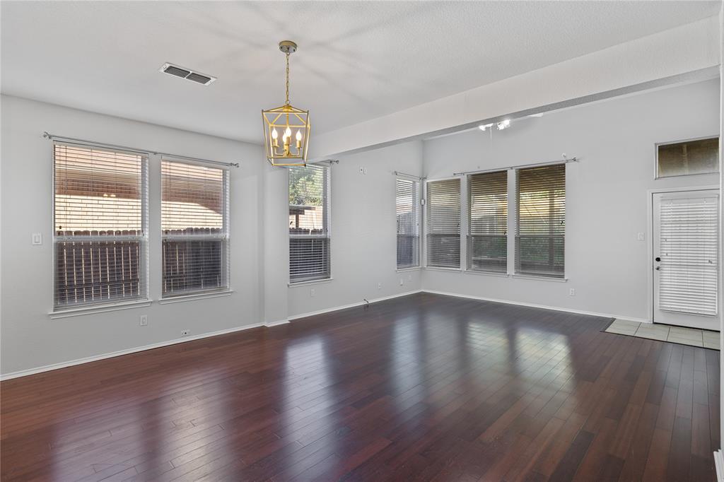 809 Slaughter Lane Euless, TX 76040 - Photo 5 of 29